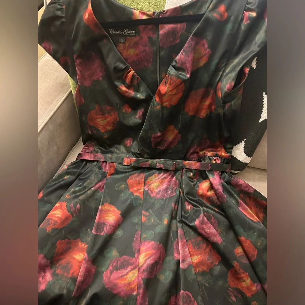 Floral cocktail dress; size 16 - Picture 2 of 5